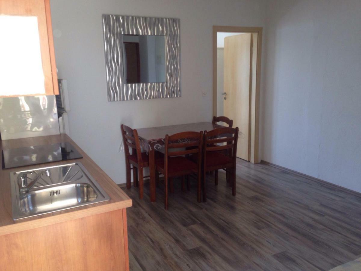 Villa M - 4 Persons Apartment, Put Ljubac  Exterior photo